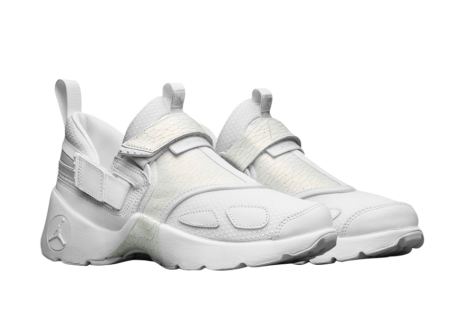 Jordan Trunner LX GS Frost White (Heiress)