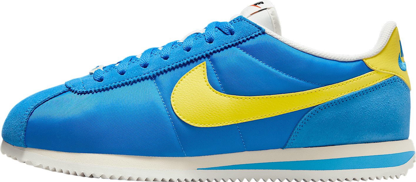靴 NIKE CORTEZ Leather light photo blue Nike Cortez Light Photo Blue Review& On foot - YouTube