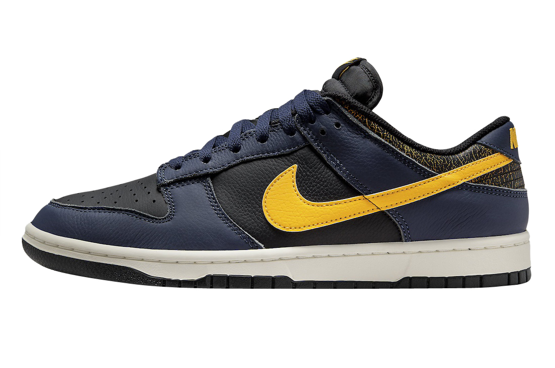 Nike Dunk Low Vintage Michigan