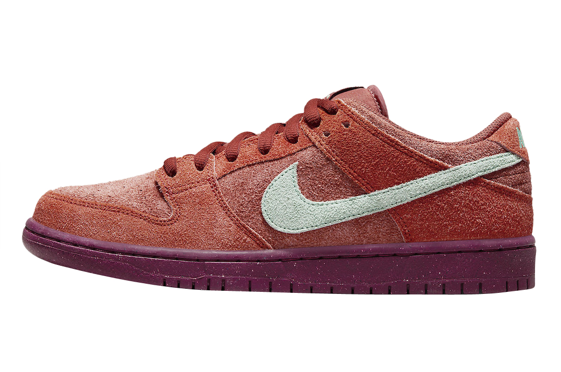 Nike SB Dunk Low Mystic Red