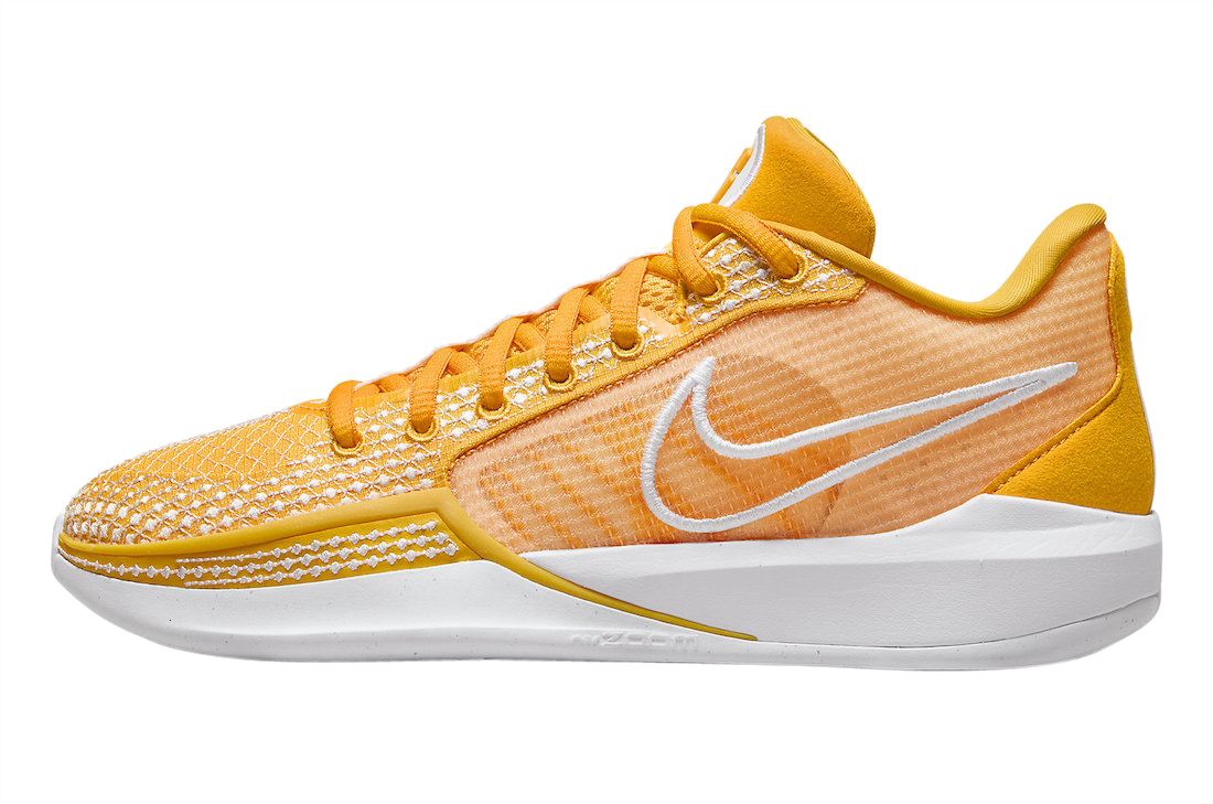 Nike WMNS Sabrina 1 University Gold