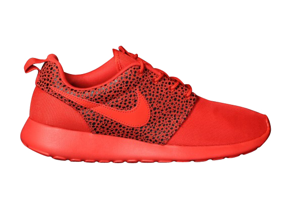 Roshe Run Premium	- Challenge Red / Black